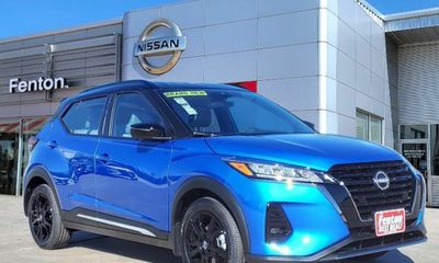 2024 Nissan Kicks SR