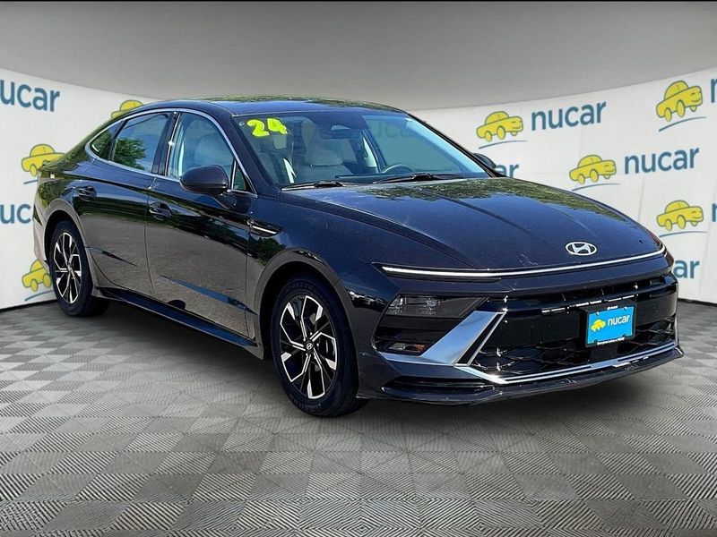 2024 Hyundai Sonata — a typically priced live listing