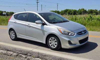 2015 Hyundai Accent GL Middle LOW