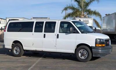 2018 GMC Savana Passenger LT EXT