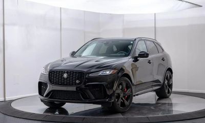 2024 Jaguar F-Pace SVR