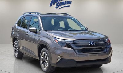 2025 Subaru Forester Premium Base