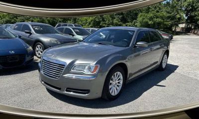 2012 Chrysler 300 Base Limited