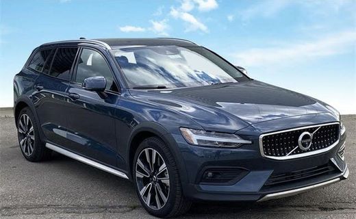 2020 Volvo V60CC Momentum