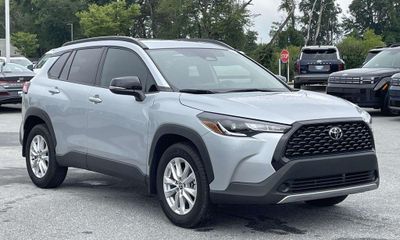 2025 Toyota Corolla Cross LE