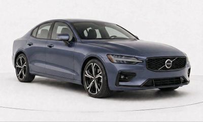 2024 Volvo S60 Ultimate Dark