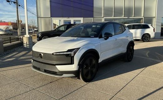 2026 Volvo EX30 CC Ultra