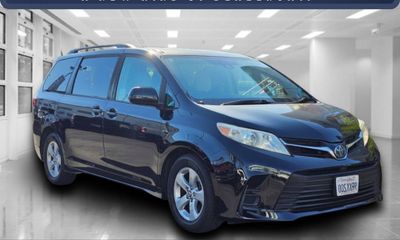 2018 Toyota Sienna LE