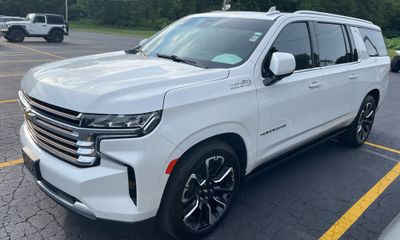2023 Chevrolet Suburban High Country