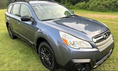 2013 Subaru Outback Base