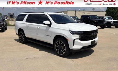 2023 Chevrolet Suburban RST