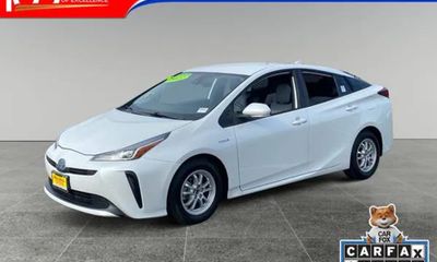 2022 Toyota Prius LE