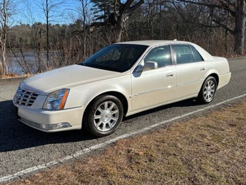 2010 Cadillac DTS — a typically priced live listing