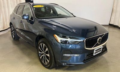 2023 Volvo XC60 Core Bright Theme