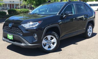 2021 Toyota RAV4 XLE HV