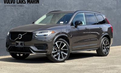 2023 Volvo XC90 Plus Dark