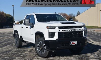 2023 Chevrolet Silverado HD Custom