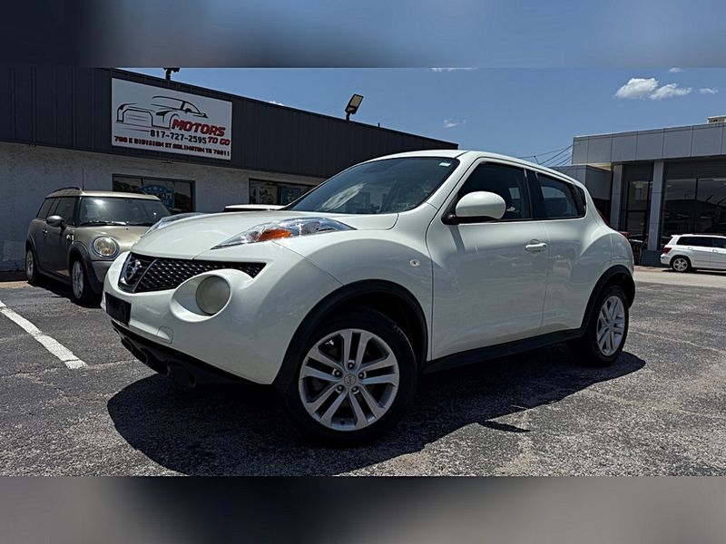 2012 Nissan JUKE — a typically priced live listing