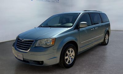 2009 Chrysler Town AND Country Touring Signature