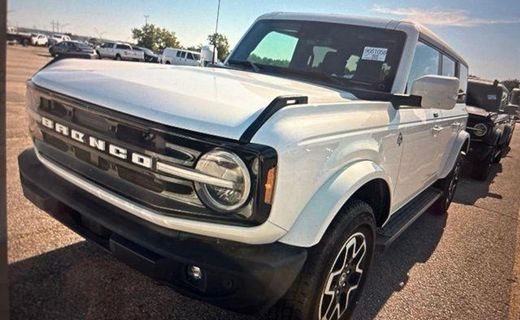 2024 Ford Bronco Outer Banks