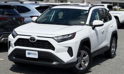 2023 Toyota RAV4 XLE