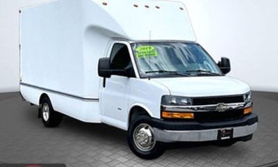 2018 Chevrolet Express Passenger LT