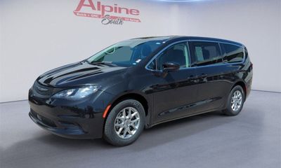 2022 Chrysler Voyager LX