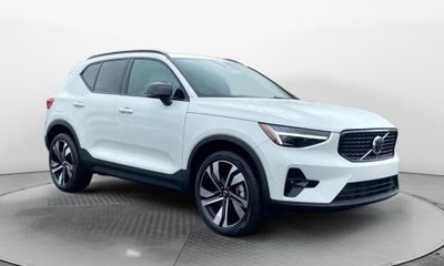 2026 Volvo XC40 Ultra Dark