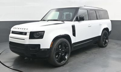 2026 Land Rover Defender 130 SE
