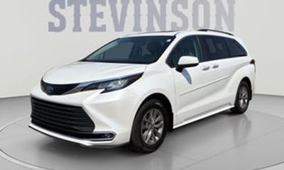 2022 Toyota Sienna XLE