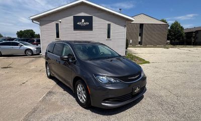 2017 Chrysler Pacifica Touring