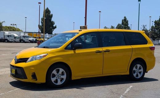 2018 Toyota Sienna L