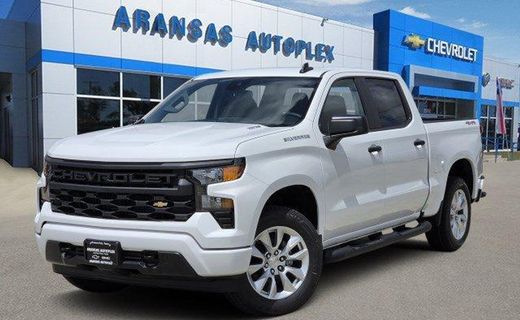 2026 Chevrolet Silverado Custom
