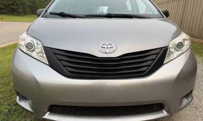 2015 Toyota Sienna L 7 Passenger