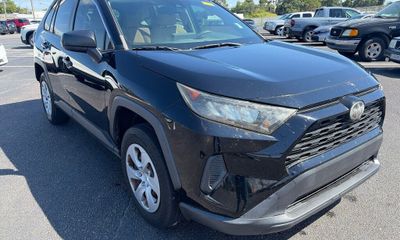 2019 Toyota RAV4 LE