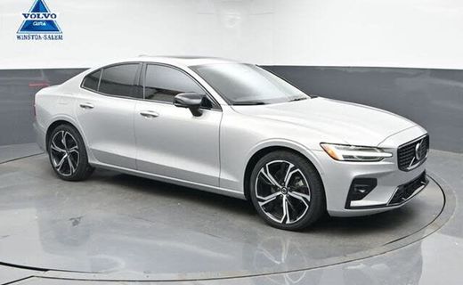 2024 Volvo S60 Plus Dark