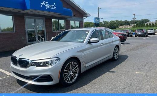 2019 BMW 530E