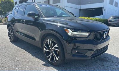 2021 Volvo XC40 R Design