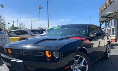 2015 Dodge Challenger SXT Plus