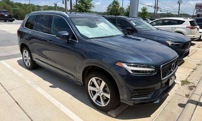 2020 Volvo XC90 Momentum