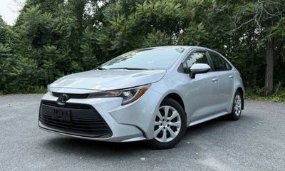 2023 Toyota Corolla L LE SE