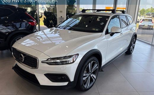 2026 Volvo V60CC Plus