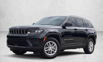 2026 Jeep Grand Cherokee Base Laredo