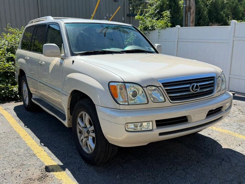 2005 Lexus LX — a typically priced live listing