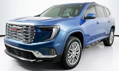 2025 GMC Acadia Denali