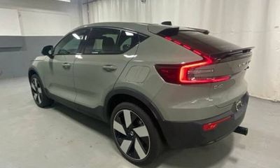 2023 Volvo C40 Plus Dark