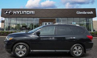 2022 Nissan Pathfinder SV
