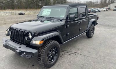 2023 Jeep Gladiator Sport