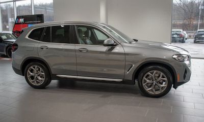 2023 BMW X3 xDrive30i SA