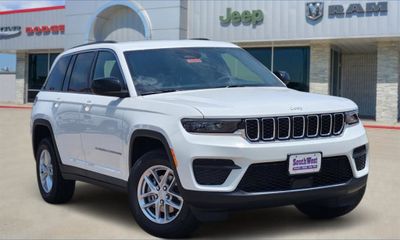2026 Jeep Grand Cherokee Base Laredo